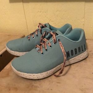 Women’s 9.5 No Bull trainers